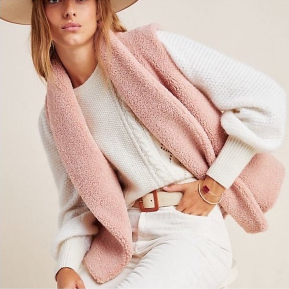 NORLA CANADA ANTHROPOLOGIE Pink Rhodes Sherpa Fuzzy Vest with Pockets